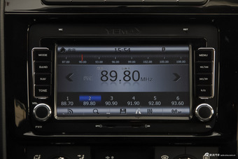 2016款 野马汽车 T70  1.8L 手动精英款 波尔多红