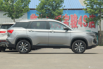 2018款宝骏530 1.5T手动尊贵型