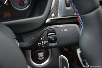 2017款宝马M4自动敞篷轿跑车