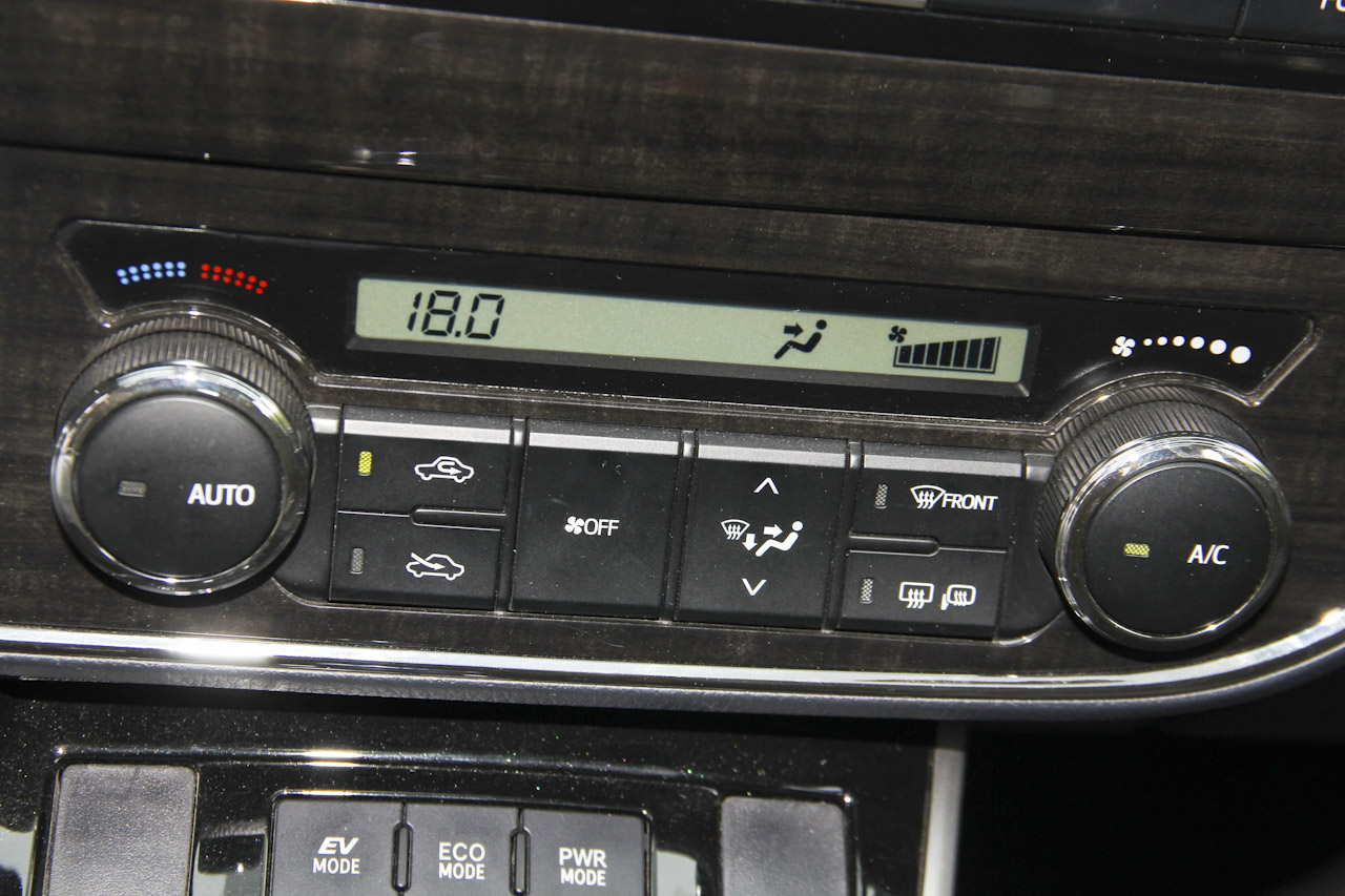 2016款卡罗拉双擎1.8L自动豪华版 蓝色