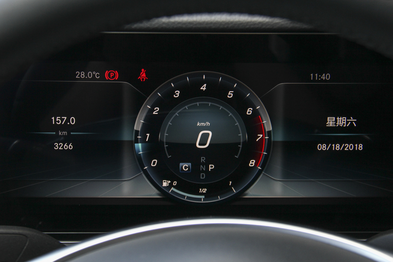 2018款奔驰E级改款2.0T自动 300L 豪华型