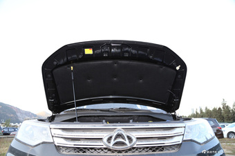 2016款长安CX70 1.6L手动运动型