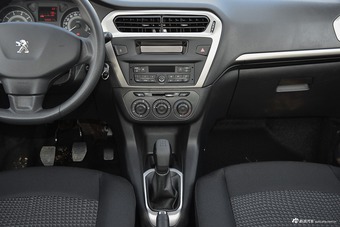 2016款标致301 1.6L手动舒适版 