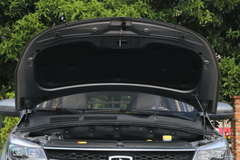 2017款宝骏730 1.5T手动豪华型7座