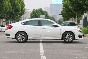 2016款思域1.5T自动220TURBO豪华版