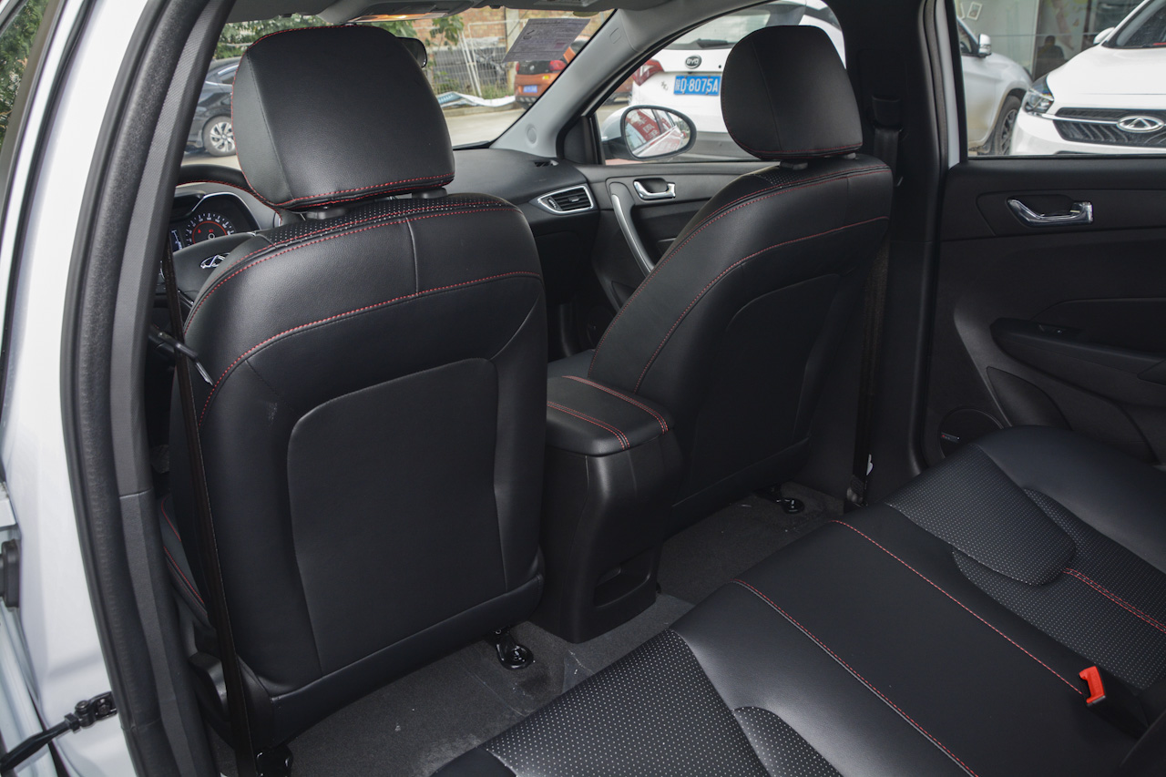 2017款艾瑞泽5 1.5L手动领潮版