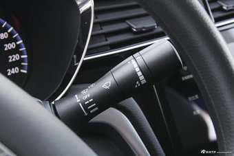 2018款启辰D60 1.6L自动智联精英版