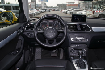 2016款奥迪Q3 1.4T自动30TFSI风尚型