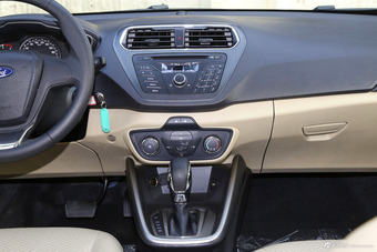 2017款福睿斯1.5L自动舒适型