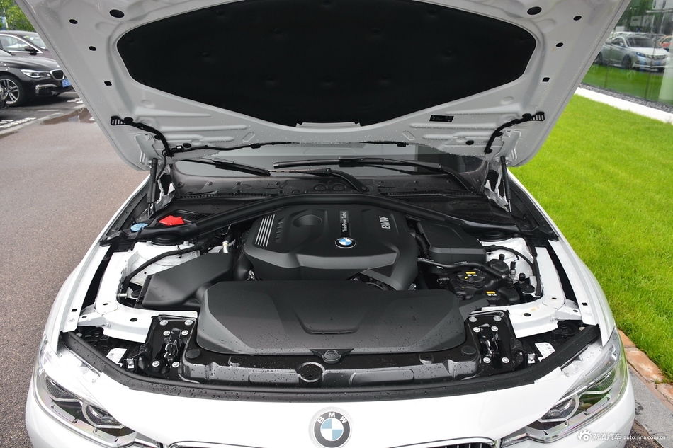 2018款宝马3系2.0T自动320Li 时尚型