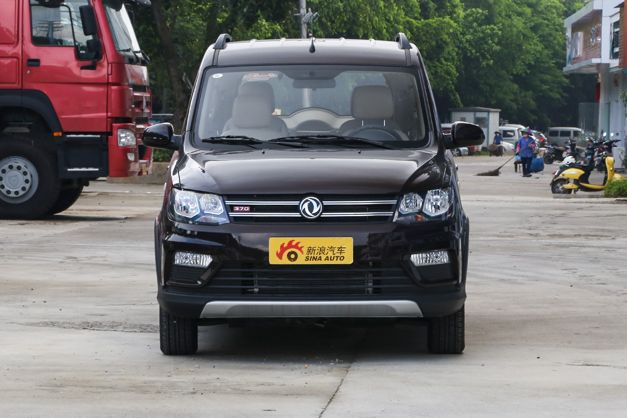 2016款风光370 1.5L手动标准型7座 摩卡棕