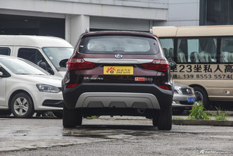 2016款昌河Q25 1.5L手动乐趣版 魅惑红