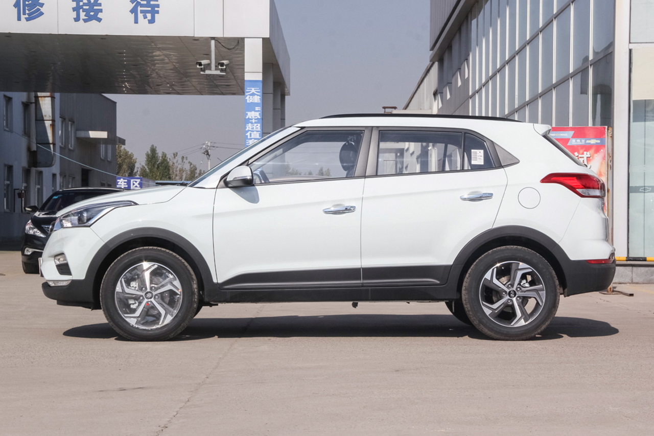 2017款现代ix25 1.6L自动智能型