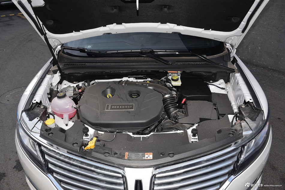 2017款林肯MKC 2.0T自动四驱尊雅版