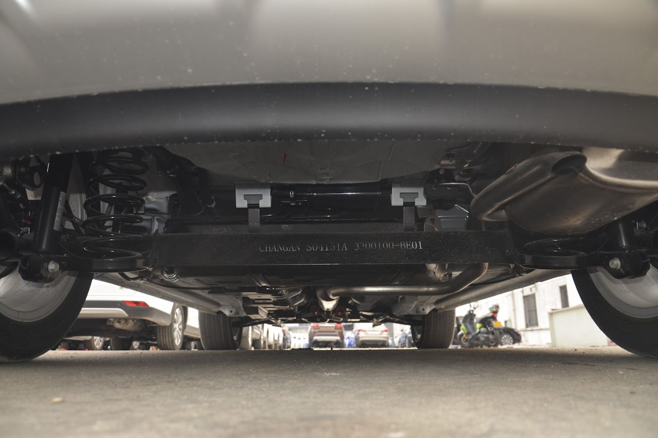 2017款长安CS15 1.5L自动豪华天窗版