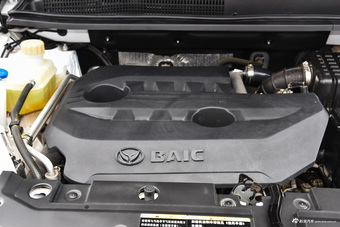 2016款幻速S6 1.5T手动领先型 朱鹭白