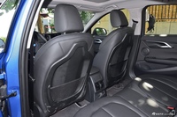 2017款宝马1系118i自动设计套装型