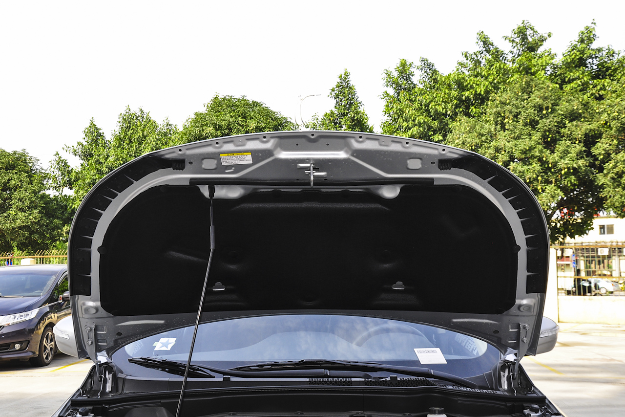 2016款东风风神AX7 2.0L自动智逸型