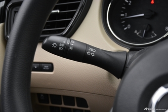 2017款奇骏2.5L自动CVT七座领先版 4WD