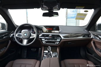 2019款宝马5系2.0T自动530Li领先型M运动套装图片