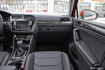 2017款途观L 2.0T 自动四驱至尊旗舰版380TSI