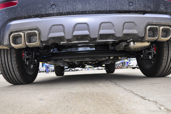 2016款哈弗H1 1.5L自动舒适型蓝标改款 钛白