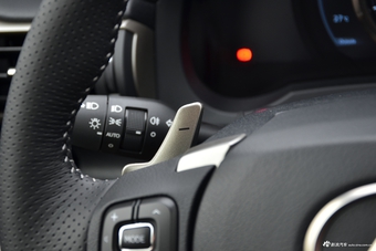 2017款雷克萨斯IS 2.0T自动300豪华版