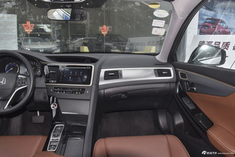 2017款思铂睿混动2.0L自动净驰版