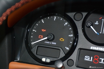 2016款卫士斯达泰克110 2.2L柴油68周年纪念版