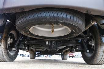 2015款揽福2.4L手动汽油两驱标准型