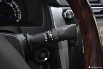 2016款凯美瑞2.5L自动十周年纪念豪华导航版