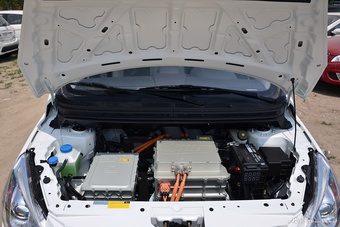 2016款北汽新能源EV160 电动轻快版图片