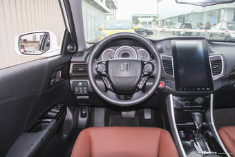 2016款雅阁2.4L自动智尊版