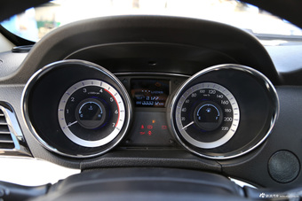 2015款雄师F22 1.9T手动两驱柴油标准型