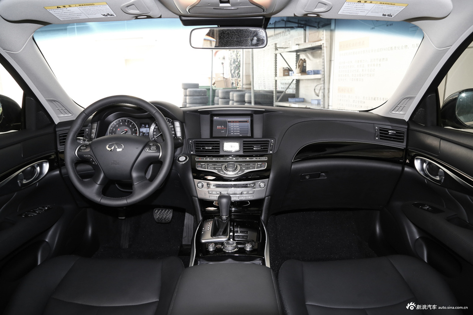 2017款英菲尼迪Q70L 2.5L自动精英版