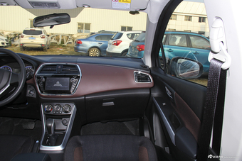 2017款骁途1.6L自动两驱都市时尚型