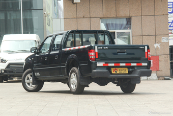 2018款宝典2.9T手动新超值柴油两驱豪华型标准货箱JX4D30B5L