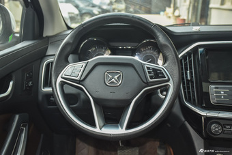 2016款驭胜S350 2.0T手动四驱汽油豪华天窗版5座