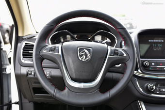 2016款 宝骏560 1.8L手动豪华型