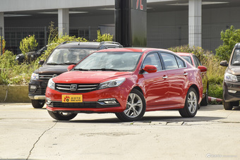 2015款众泰Z500 1.5T 自动尊贵型