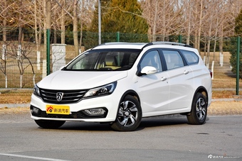 2017款宝骏310W 1.5L手动豪华型