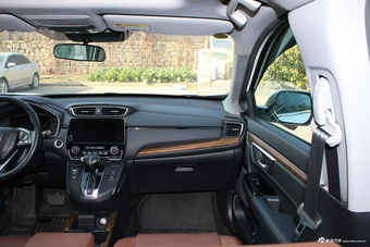 2017款CR-V 1.5T 240TURBO自动四驱尊耀版