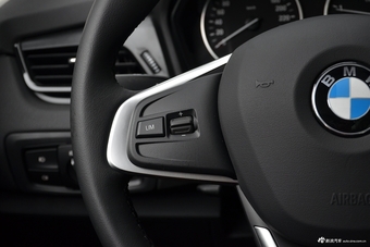 2018款宝马2系旅行车218i 1.5T自动时尚型