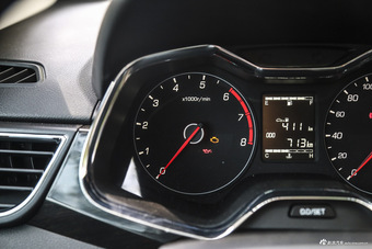 2016款宝骏310 1.2L手动豪华型