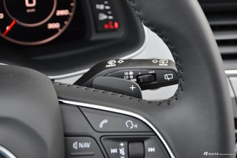 2018款奥迪Q7 3.0T自动45TFSI S line运动型