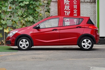 2016款宝骏310 1.2L手动超值型