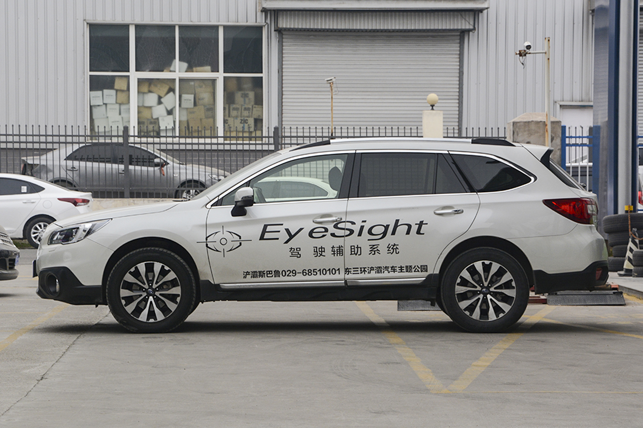 2017款傲虎 2.5L自动运动导航版 EyeSight