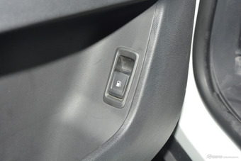 2017上汽大通D90 2.0T手动两驱火星