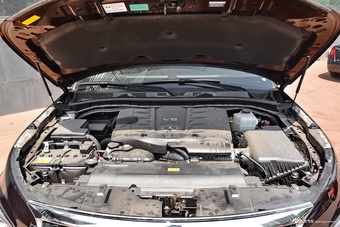 2017款英菲尼迪QX80 5.6L自动中东版