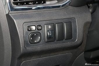 2018款风光S370 1.5L手动豪华型7座